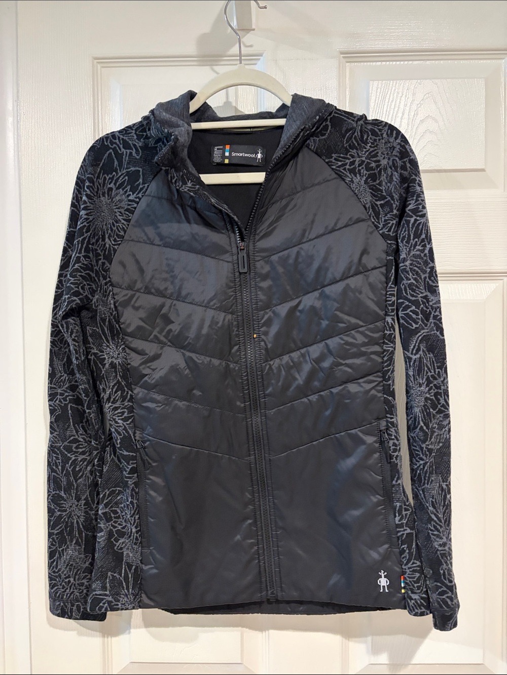 Smartwool Women's Black Quilted Front Hooded Jacket with Patterned Knit Sleeves